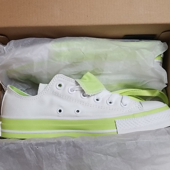 Converse Shoes - Picture 5 of 7